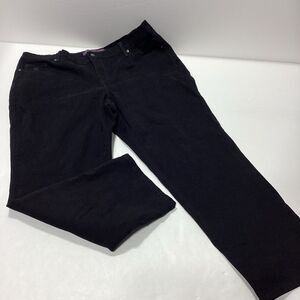 Gloria Vanderbilt Black Amanda Jeans 16W Short Tapered Leg Classic Rise NWT